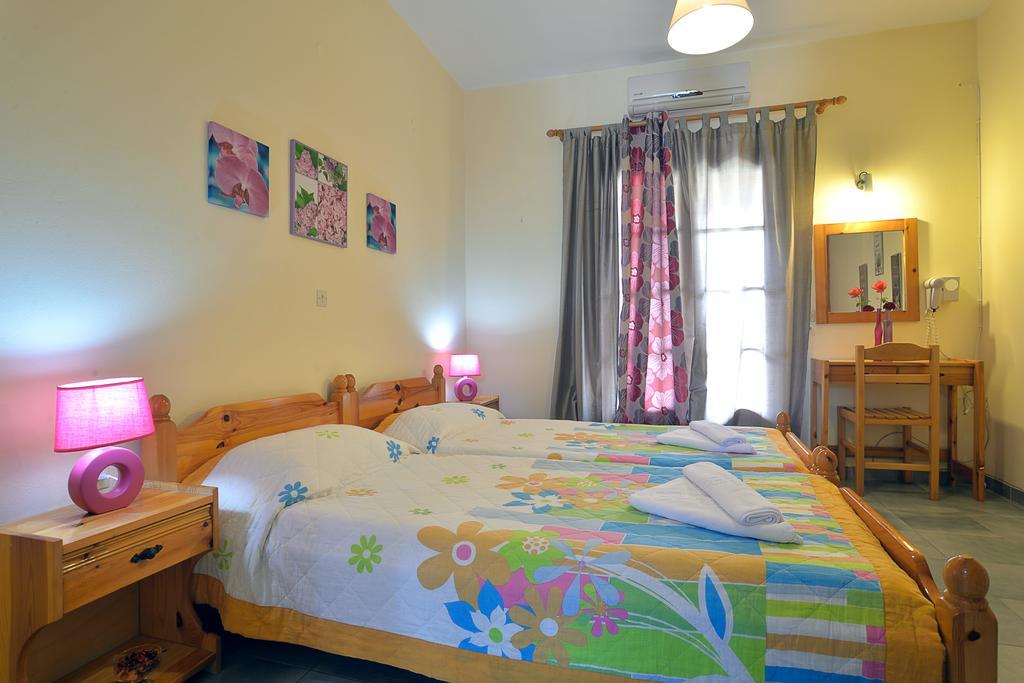 Feeloxenia Corfu Apartments أخارافي الغرفة الصورة